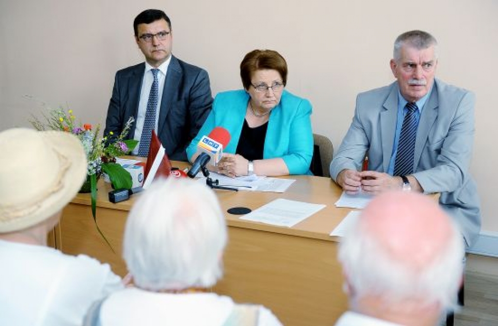 Naudu sargāja, tagad prasīs