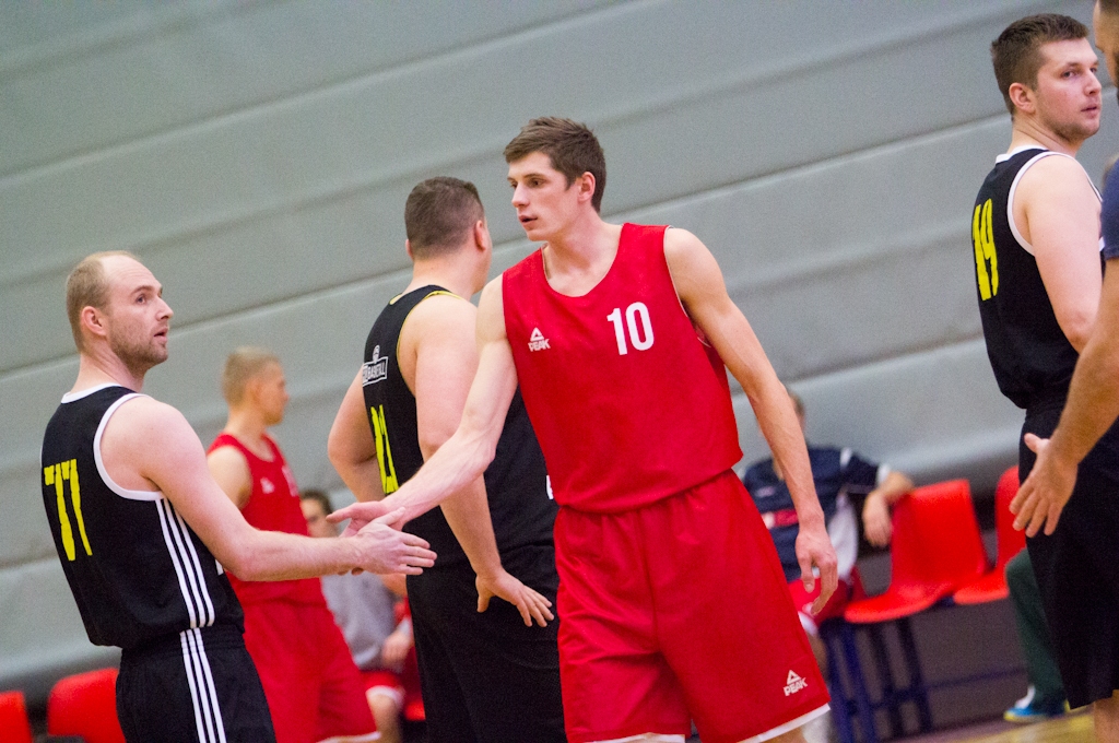 Jelgavas basketbola čempionātā notikusi virkne pārsteigumu (FOTO)