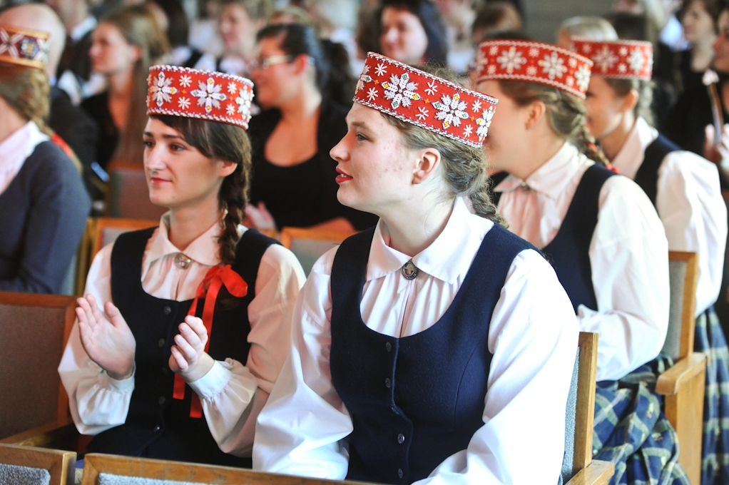 Meteņu un Gunta Galiņa dziesmu svētki noskan braši (FOTO)