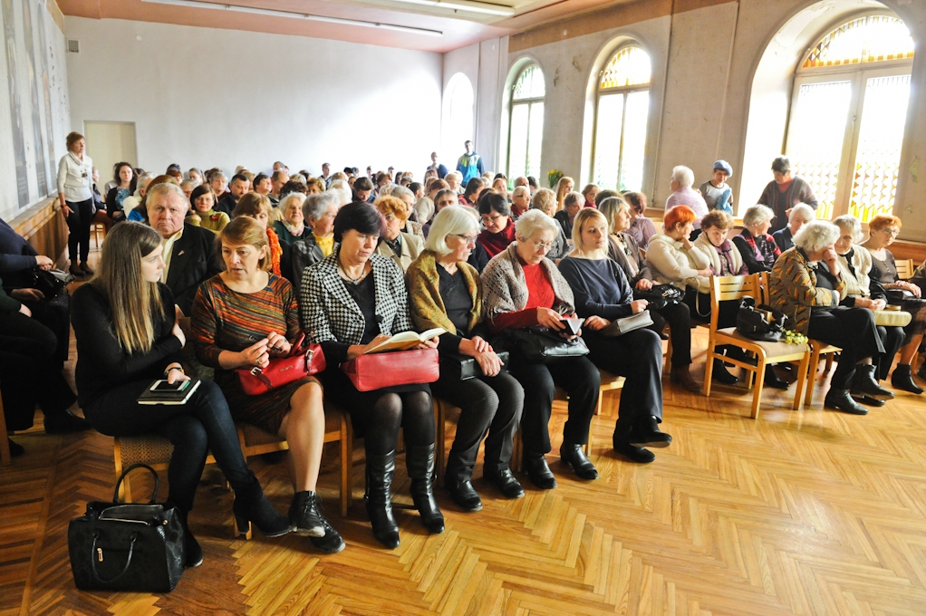 Sarunā ar jelgavniekiem par romānu «Pieci pirksti» Māra Zālīte atklāj, ka top tā otrā daļa (FOTO)