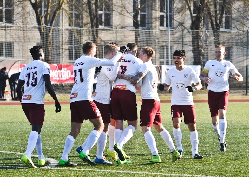 Futbolisti pārvar kausa ceturtdaļfinālu