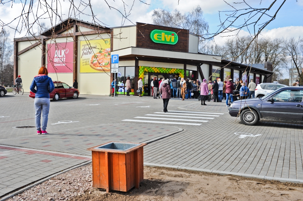 Tirdzniecības centra attīstītājs Ozolniekos pašvaldības sodu maksās 18 mēnešus