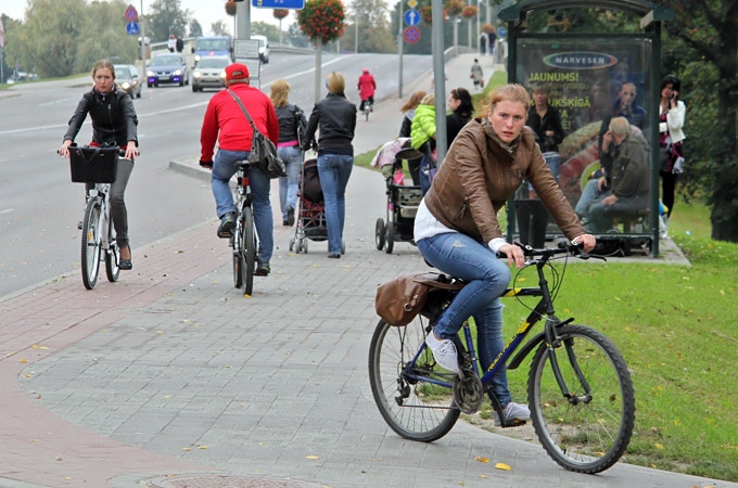 Aktīvā velosezona ir sākusies: policija atgādina par satiksmes drošību un noteikumiem