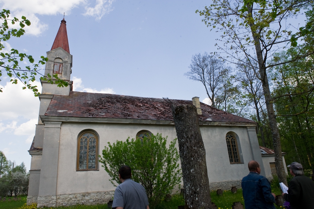 Baznīcā bez jumta virs galvas (FOTO)