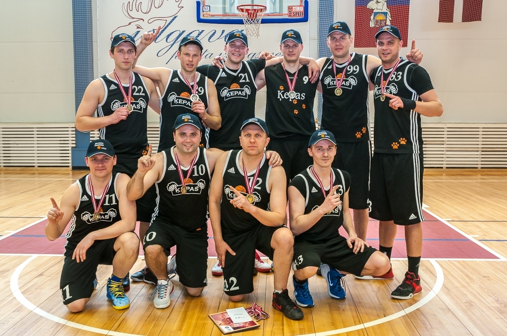 Latvijas Amatieru basketbola čempionu kausā spēlēs «Ķepas» un «Valauto»