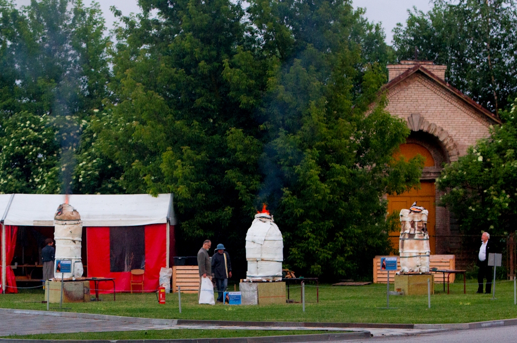 Pasta salā kvēlo šamota skulptūras (FOTO)