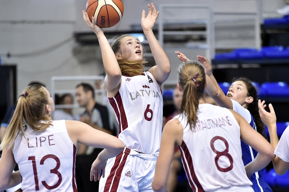 Janeta Rozentāle sekmē Latvijas izlases iekļūšanu U19 pasaules čempionātā (FOTO)