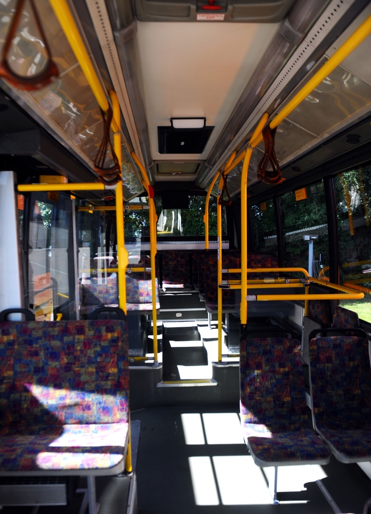 Papildināts - FOTO: Prezentē autobusus, kurus gatavo nodošanai Rīgas skolu vajadzībām