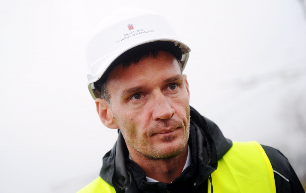 Pēc sanāksmes par Rīgas ielu remontdarbu gaitu: no amata atstādināts Satiksmes departamenta direktors