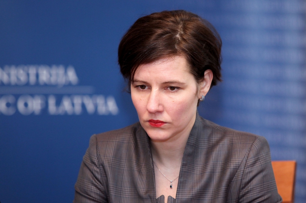 Finanšu ministre: Solidaritātes nodoklis jāsasaista ar sociālo sistēmu