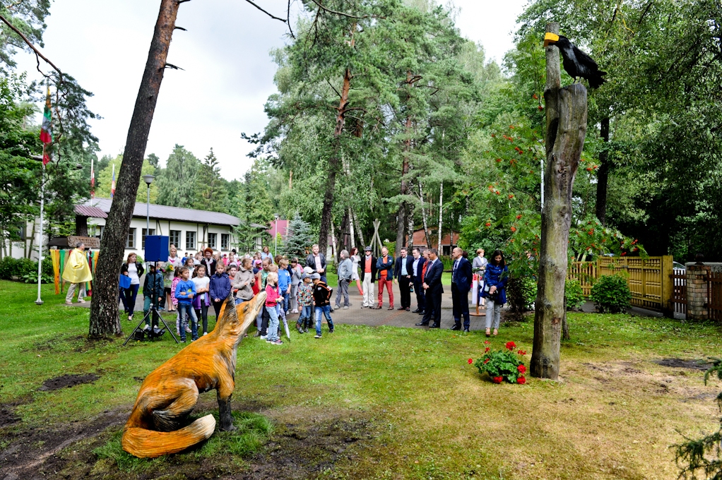 «Lediņus» apdzīvo vārna, lapsa, zelta zivtiņa un vērsītis (FOTO)