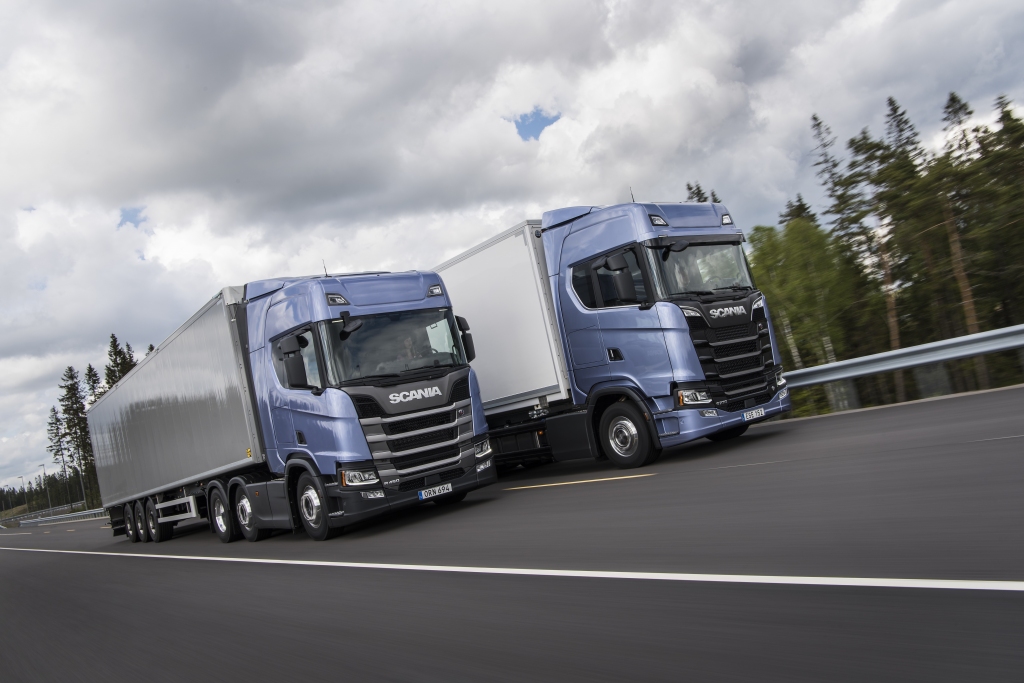 FOTO: Investējot 2 miljardus eiro, Scania laiž klajā jaunu kravas automašīnu sēriju