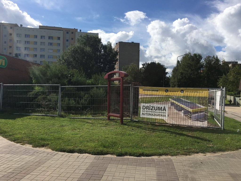 Jelgavā būvē pašapkalpošanās automazgātavu