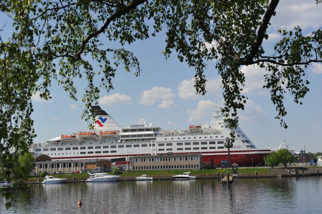 Tallink atdod uzņēmējiem prāmi