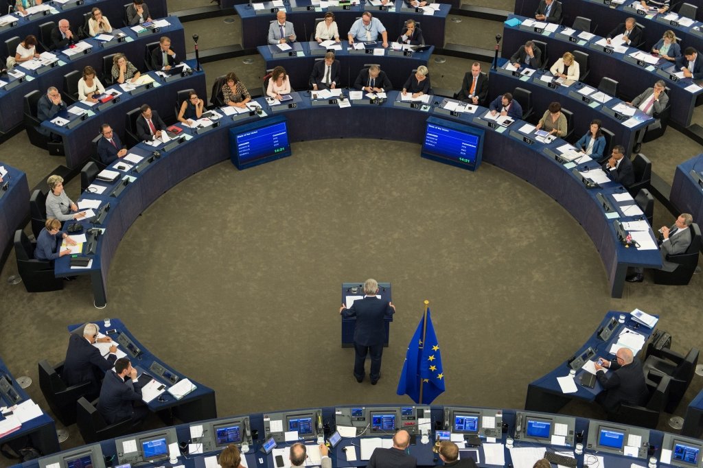 Junkers: Populisms problēmas neatrisina, tas tās vairo