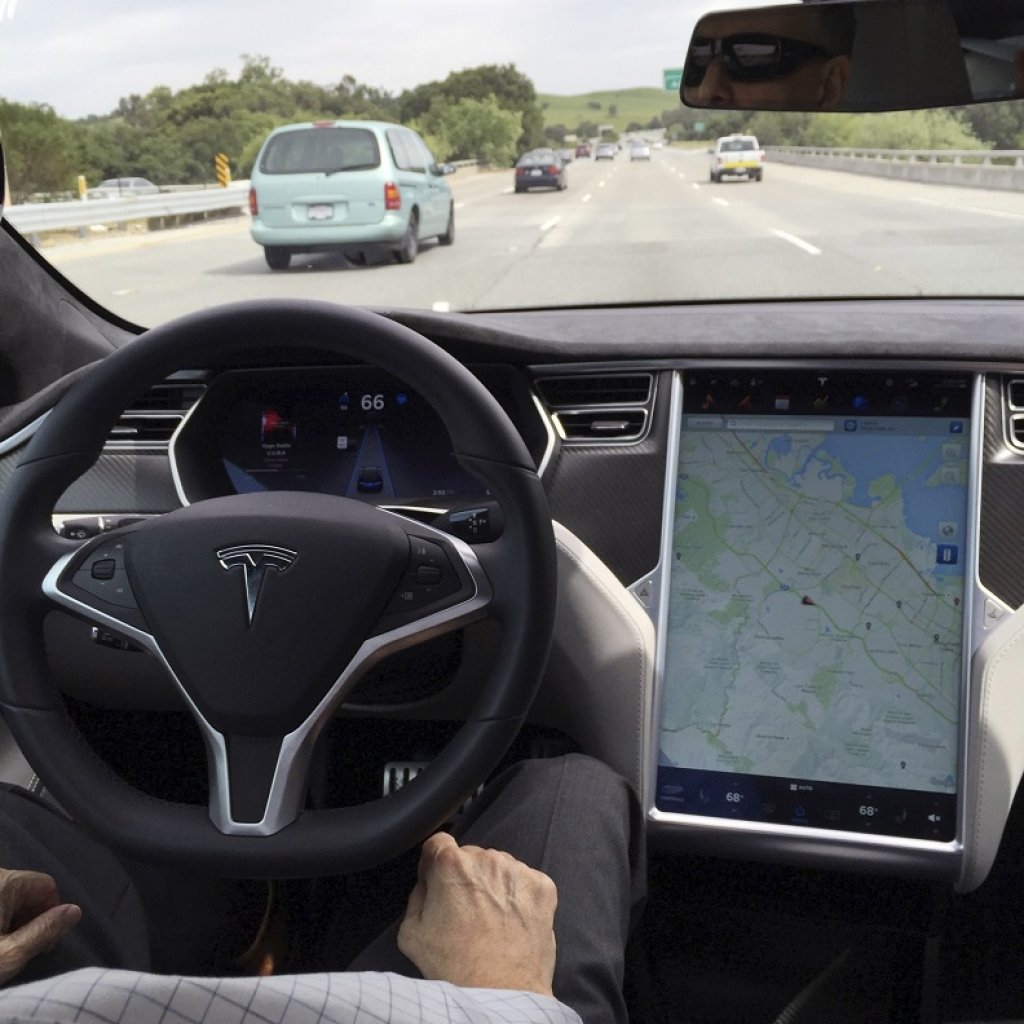Ķīnā, iespējams, vēl viens bojāgājušais  Tesla autopilota režīma kļūdas dēļ 