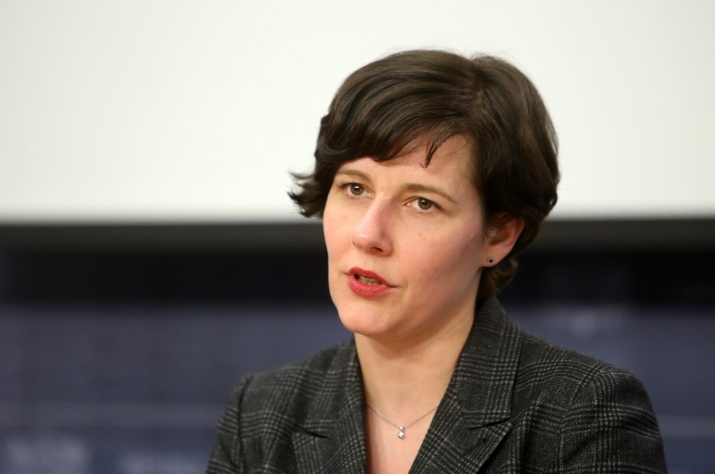 Finanšu ministre: Žurku skrējiens par nodokļu samazināšanu nav uzvarams