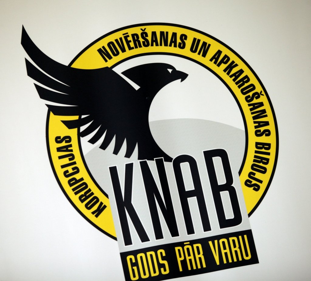 KNAB soda kultūras nama direktori par grāmatu krājuma izvietošanu