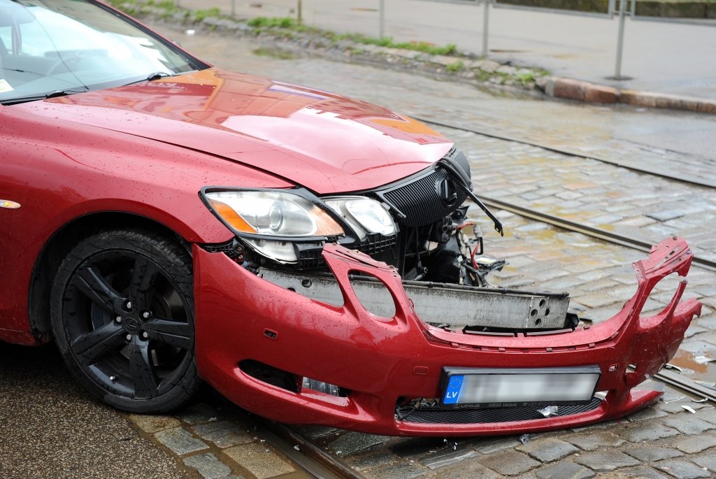 Avarējuša auto remontu skaidrā naudā kompensēs tikai 70% apmērā