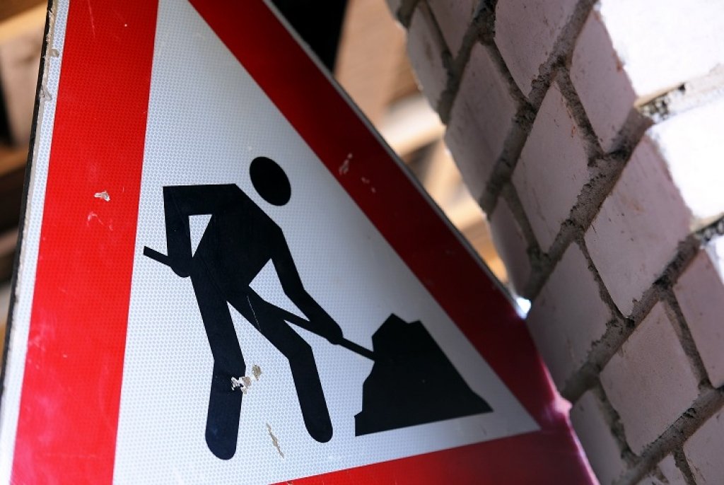 Ogrē jaunietis ar ceļazīmi nosit spēļu zāles apmeklētāju