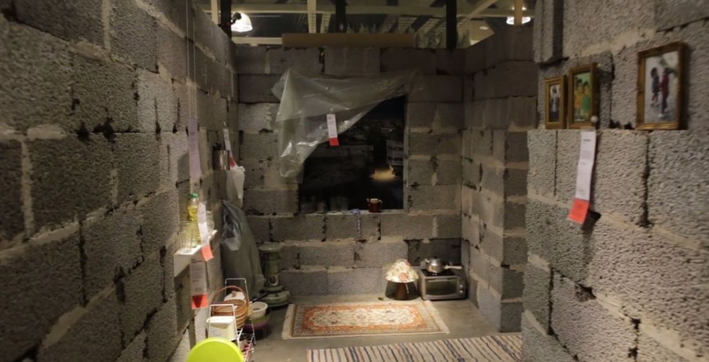 IKEA pārsteidz, veikalā radot Sīrijas iedzīvotāju māju 