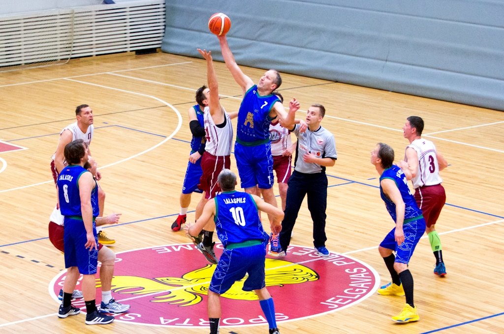  Jelgavas basketbola veterāni «Doks» arī šosezon cīnās par godalgām (FOTO)