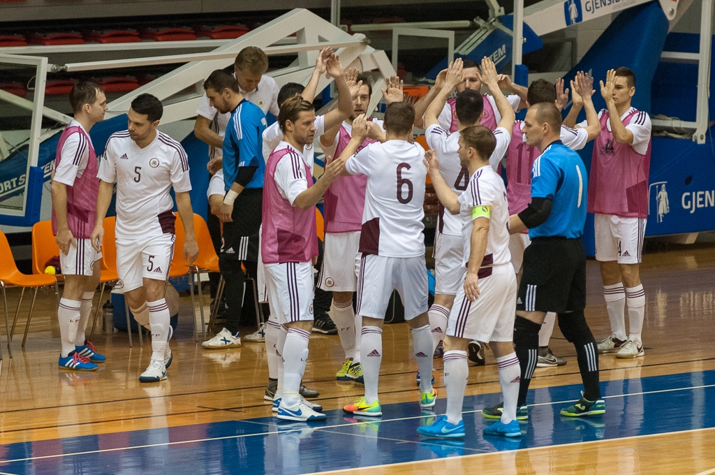 Baltijas čempionāts telpu futbolā: zālē pat labāk nekā zālienā (FOTO)