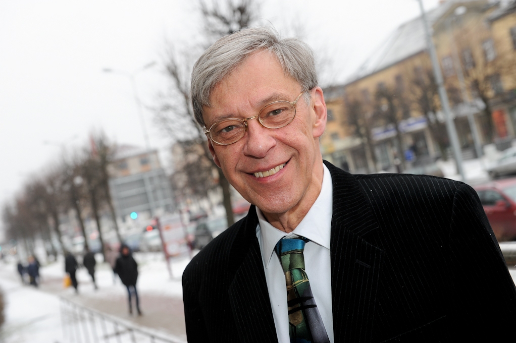 Bostonā dzimušais pediatrs Dr. Edvards Egils Zālītis mazos pacientus nu pieņems arī Jelgavā (FOTO)