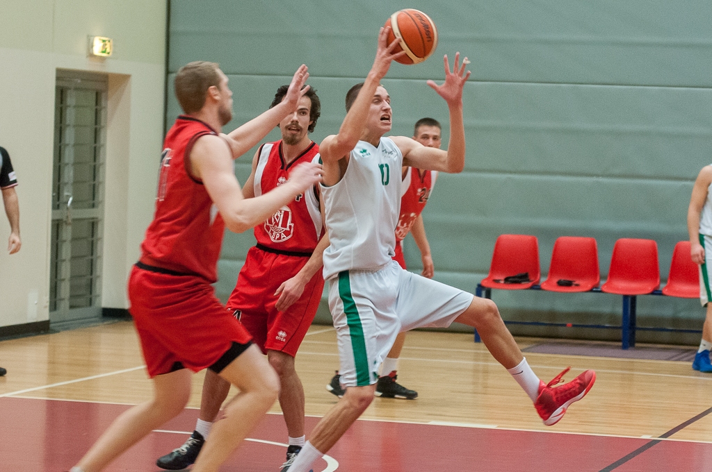 LLU basketbolisti uzvar divu spēļu summā un iekļūst pusfinālā (FOTO)