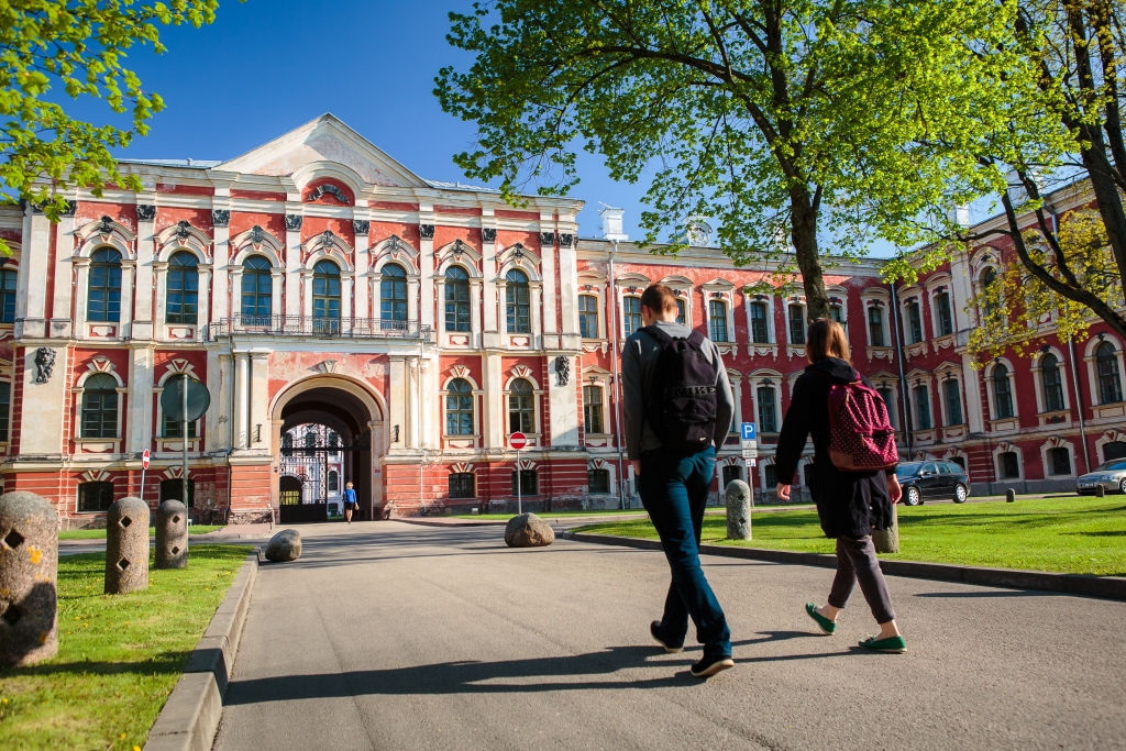 LLU aicina uz Atvērto durvju dienu un piedāvā cīnīties par budžeta vietām jau pavasarī