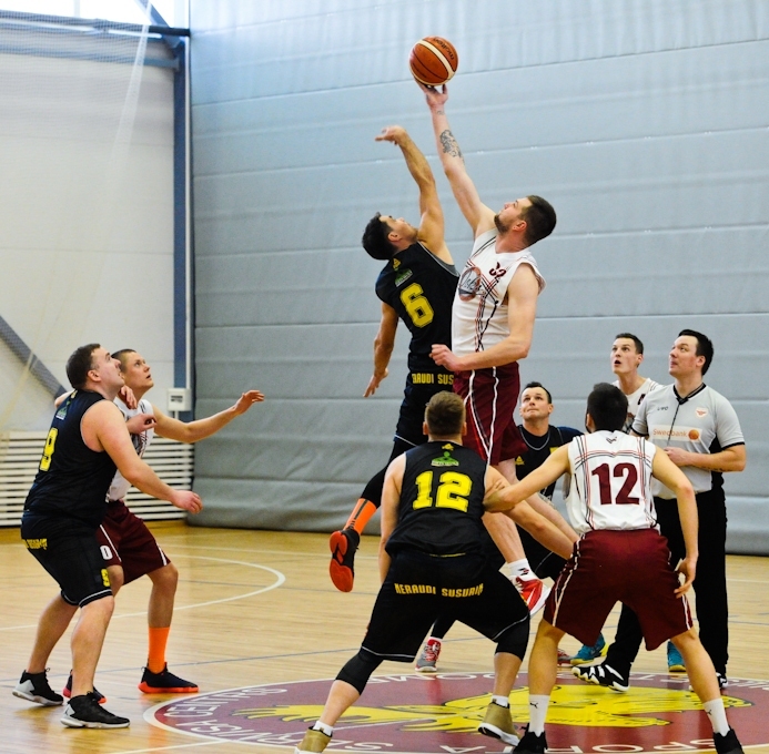 Komandas vērtē Jelgavas basketbola čempionātu un prognozē uzvarētāju