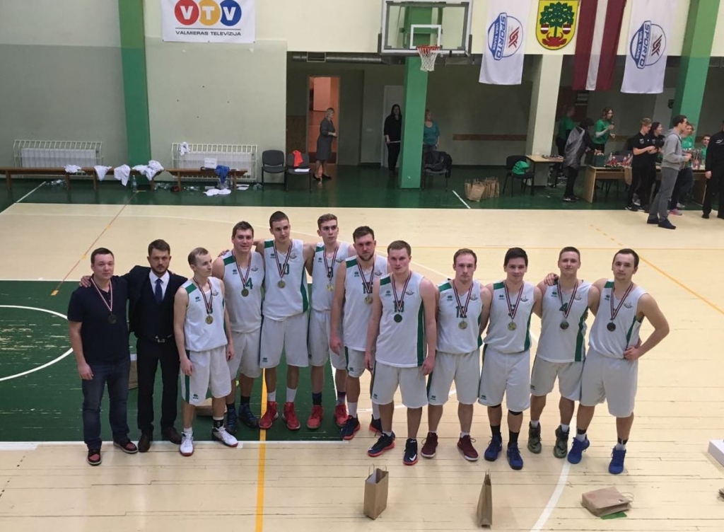 LLU basketbolisti – studentu līgas vicečempioni (FOTO)