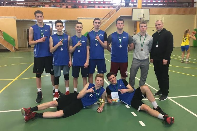 Valsts ģimnāzijas basketbolisti izcīna bronzu skolēnu spartakiādē