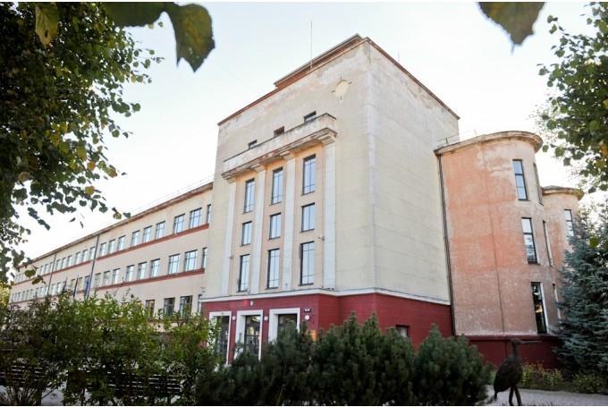 Joprojām nav zināmi Jelgavas Valsts ģimnāzijas rekonstrukcijas darbu veicēji