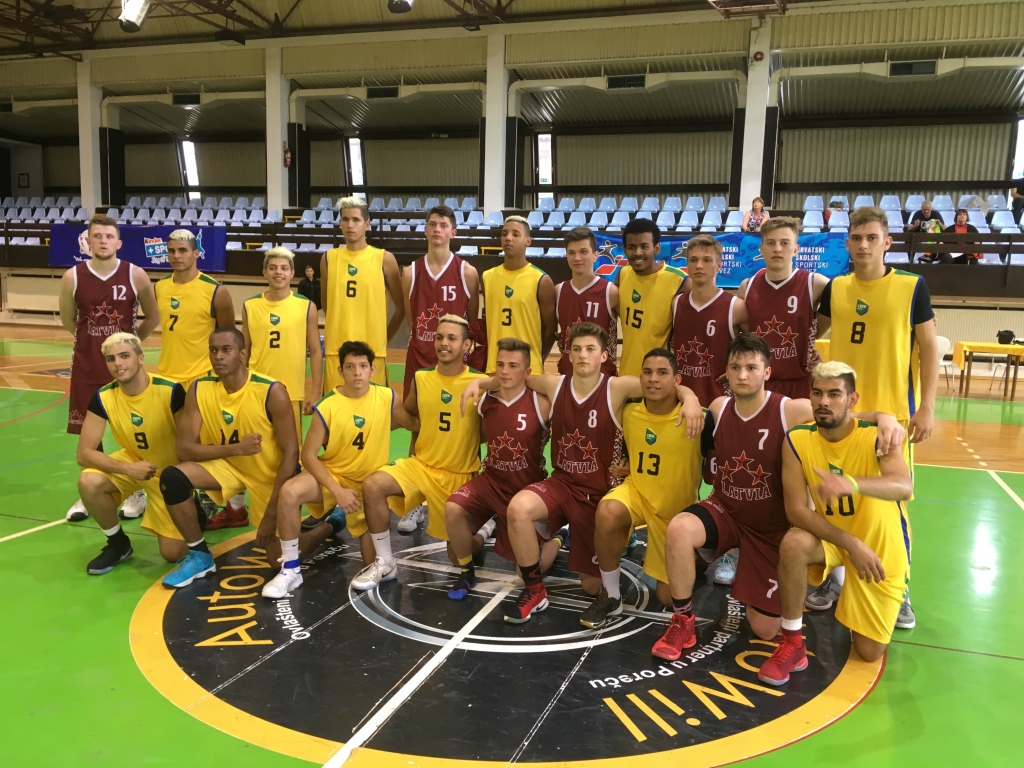 Jelgavas 4. vidusskolas basketbolisti sekmīgi startē pasaules skolu čempionātā (FOTO)