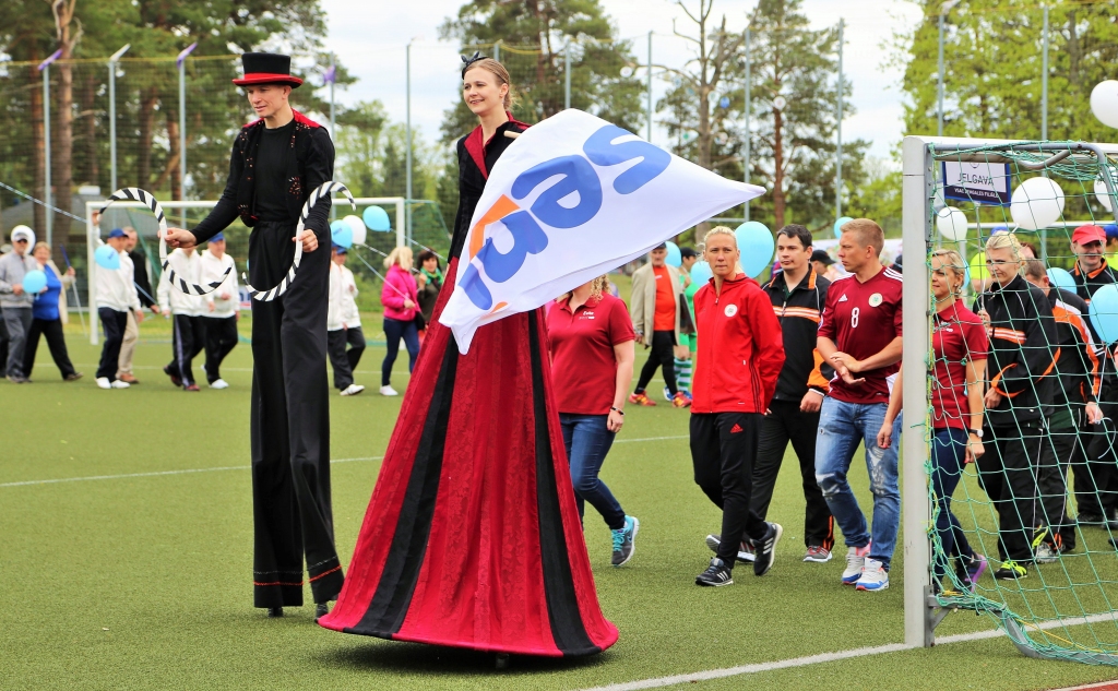Minifutbola turnīrā cilvēkiem ar īpašām vajadzībām sudrabs “Ziedkalnes” komandai (FOTO)