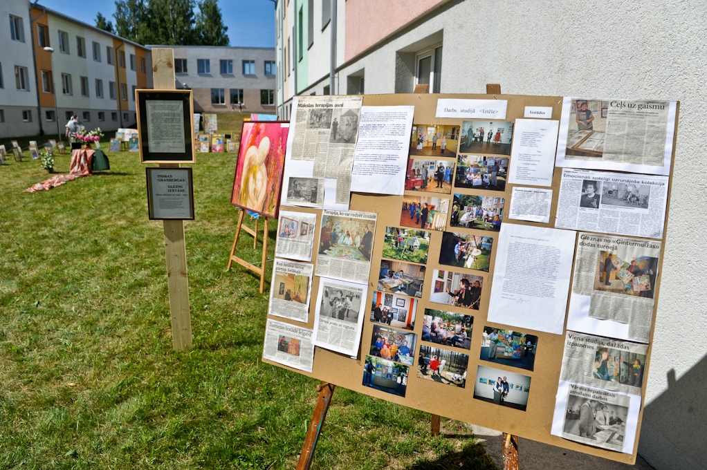 “Ģintermuižas” 130 gadi tiek svinēti ar izstādi, jubilejas torti un ilggadējo darbinieku sumināšanu (FOTO)