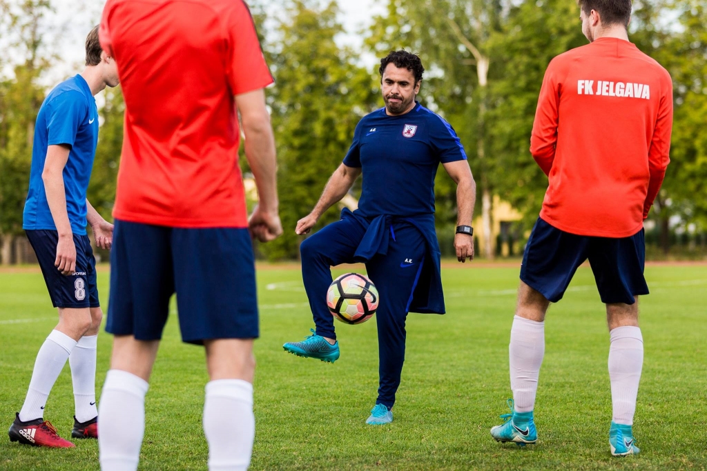 FK “Jelgava” pārtrauc sadarbību ar galveno treneri Aleksandru Kurtejanu; komandu 5. augusta spēlei gatavos Dāvis Caune