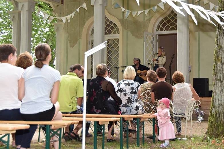 Elejā viesojas duets “Viņš un Viņa” (FOTO)