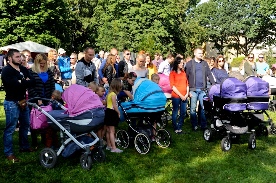 Jelgavnieku pulkā uzņemti vasarā dzimušie bērniņi (FOTO)