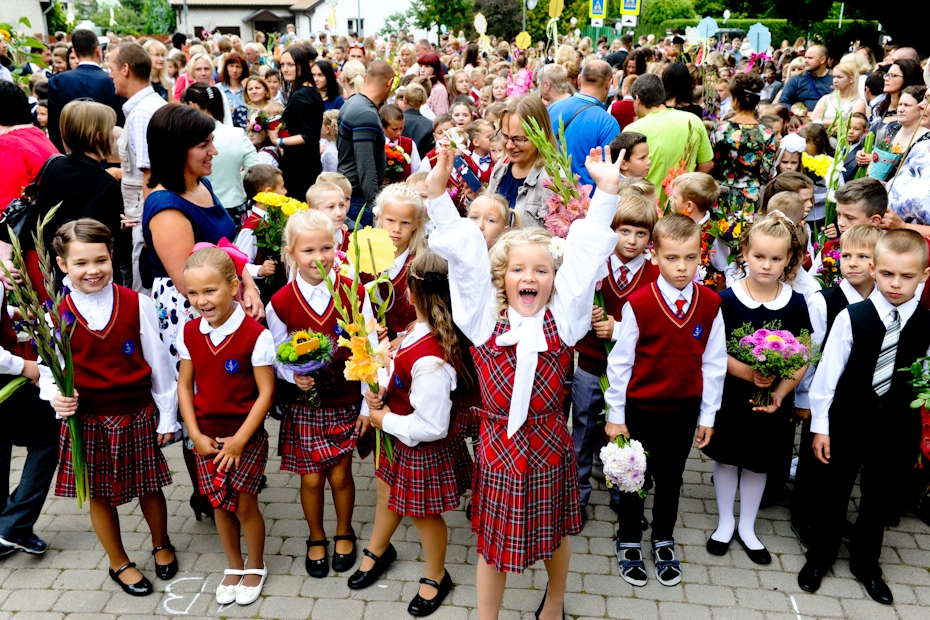 Skolās svin 1. septembri (FOTO)