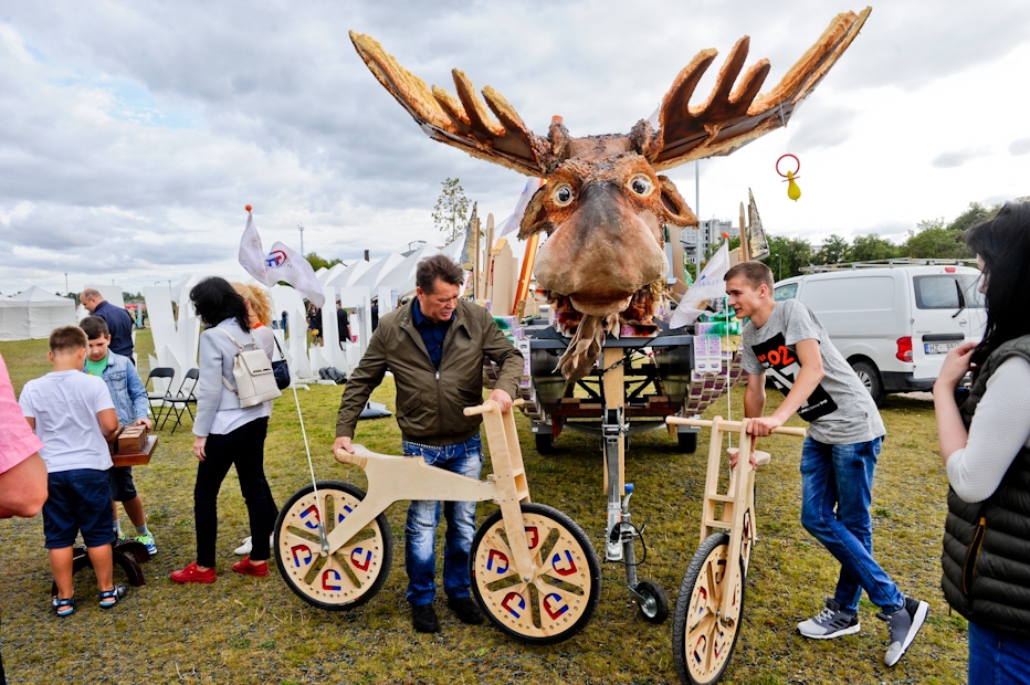 Skolēnus pulcē “ZinīBUMS” (FOTO)