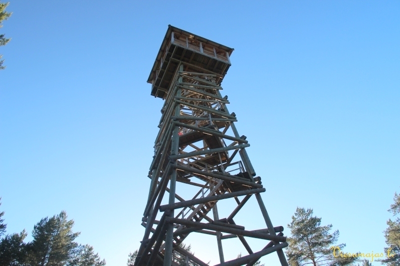 Uz laiku slēgts Ložmetējkalna skatu tornis 