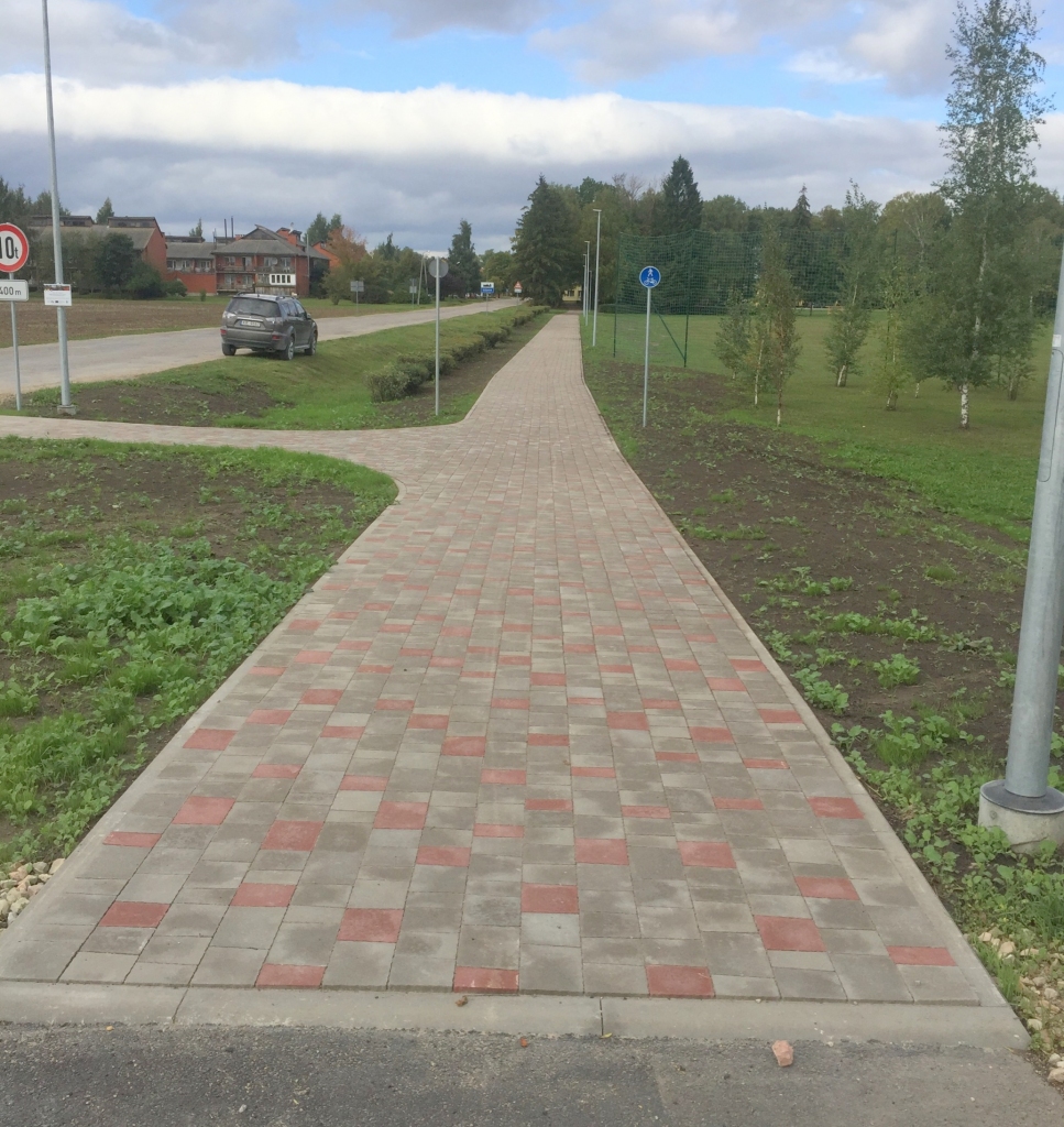 Sesavā un Jaunsvirlaukā izbūvēti jauni gājēju un velosipēdistu celiņi (FOTO)