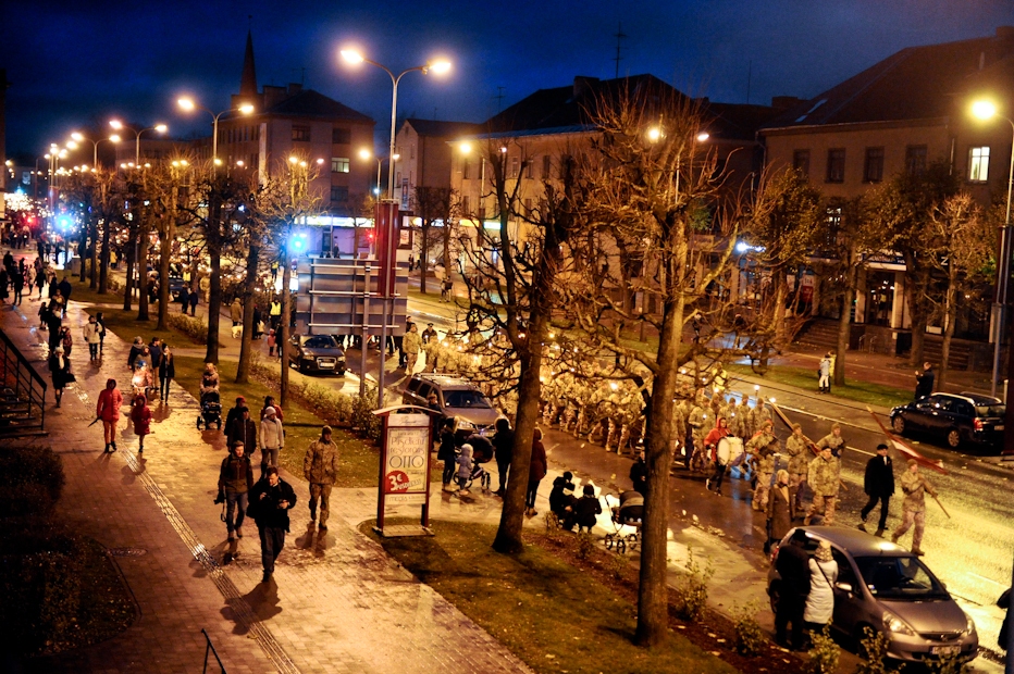 Jelgavnieki dodas svētku gājienā (FOTO)