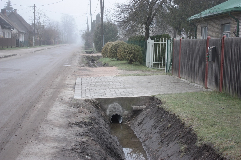 Robežu ielas posmā uzlabo lietus ūdeņu noteci