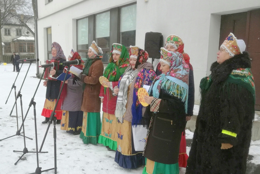 Glūdas pagasta “Slavjanočki” māca jelgavniekiem svinēt slāvu Meteņus jeb Masļeņicu (FOTO)