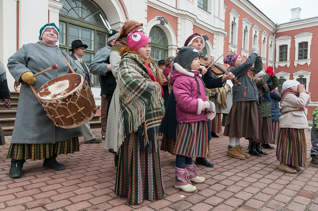 Jelgavnieku pulkā uzņemti 94 mazuļi (FOTO)