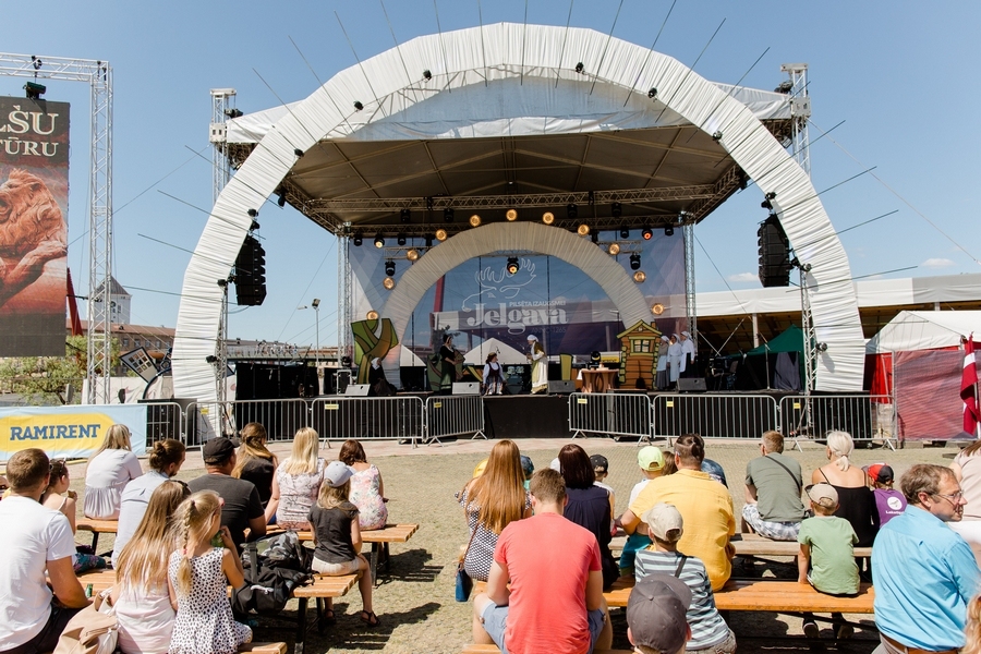 Noslēdzies smilšu skulptūru festivāls (FOTO)