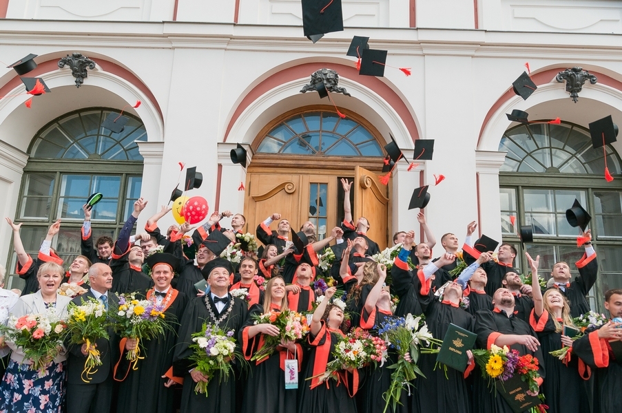 LLU šovasar absolvēs vairāk nekā 700 jauno speciālistu